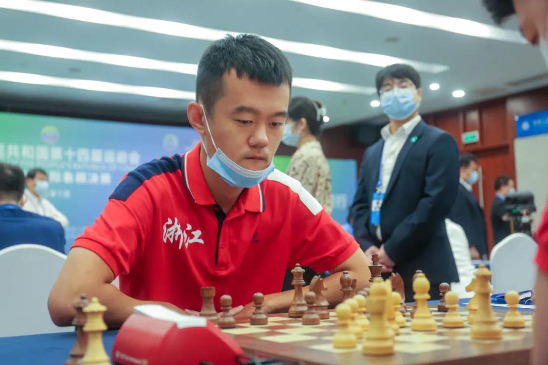 侯逸凡国际象棋图片